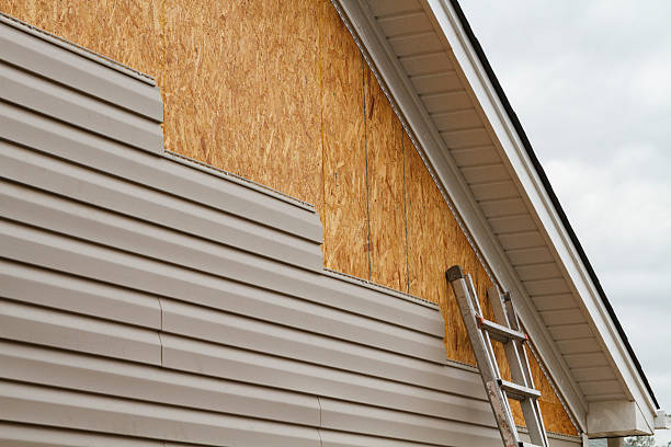 Professional Wood Siding technician working in Beverly, NJ